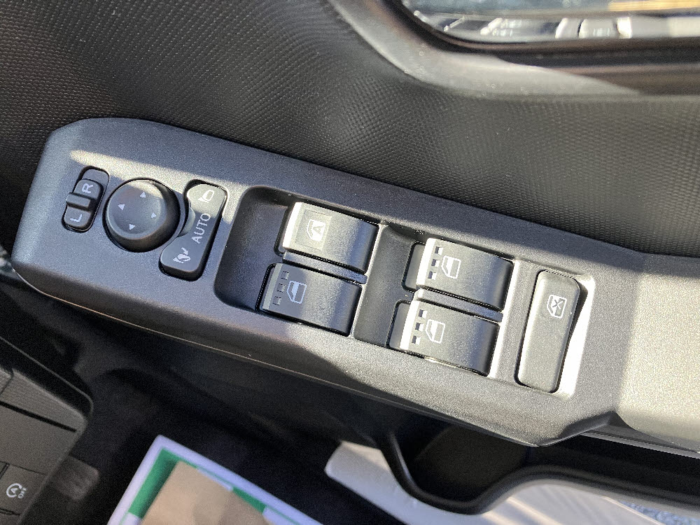 ダイハツ　タフト Gクロムベンチャー　9DO17枚目