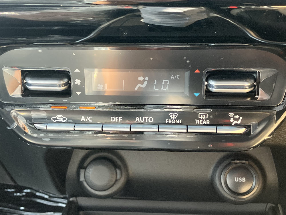 スズキ　フロンクス　2WD 全方位ナビ付12枚目