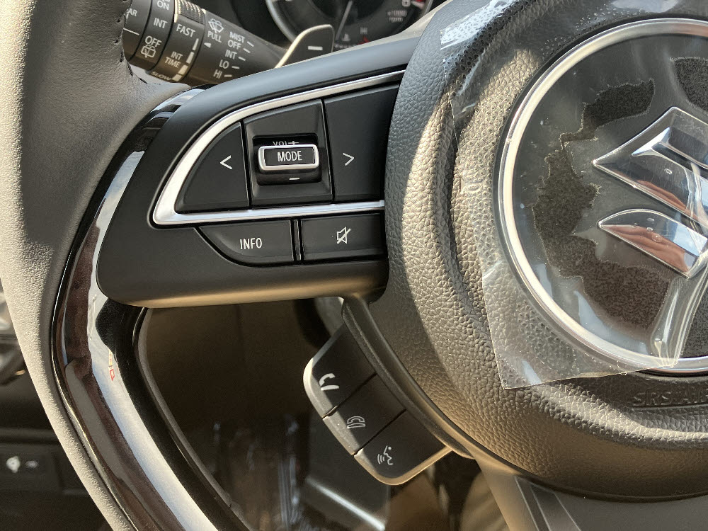 スズキ　フロンクス　2WD 全方位ナビ付14枚目