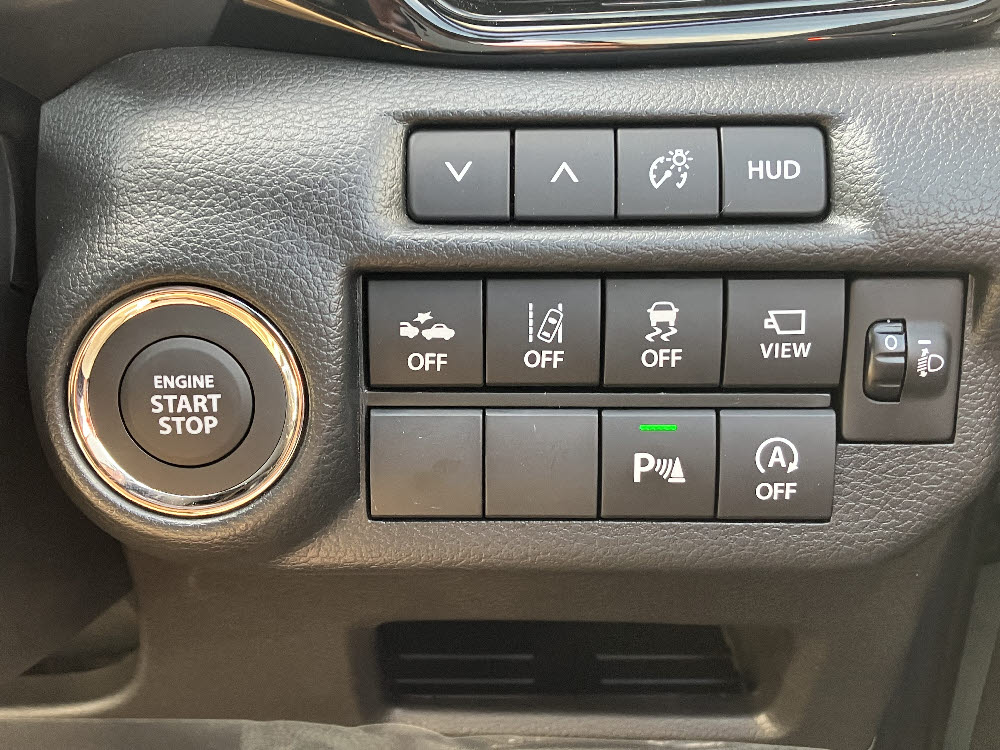 スズキ　フロンクス　2WD 全方位ナビ付16枚目