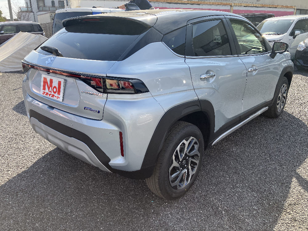 スズキ　フロンクス　2WD 全方位ナビ付3枚目