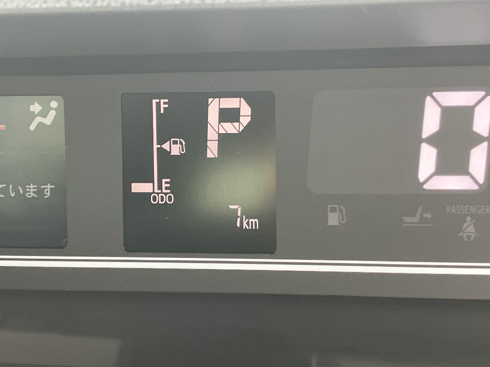 ダイハツ　タントファンクロス（9インチDO付）9枚目