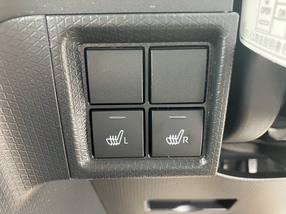 ダイハツ　タントファンクロス（9インチDO付）13枚目