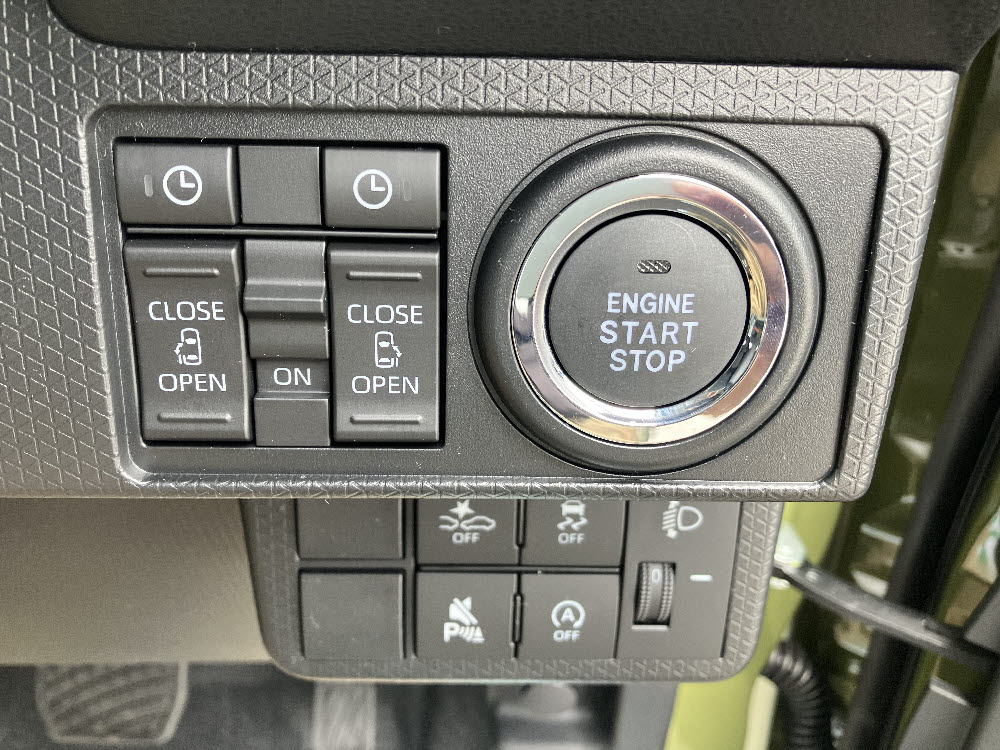 ダイハツ　タントファンクロス（9インチDO付）16枚目