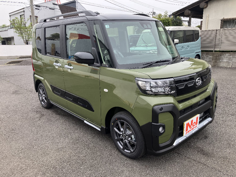 ダイハツ　タントファンクロス（9インチDO付）2枚目