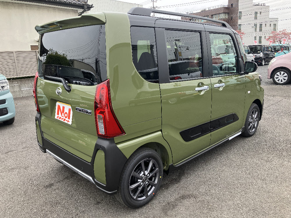 ダイハツ　タントファンクロス（9インチDO付）3枚目