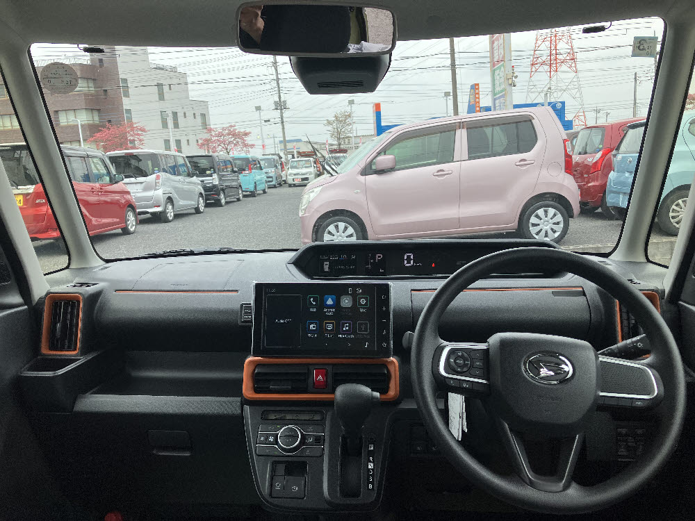 ダイハツ　タントファンクロス（9インチDO付）6枚目