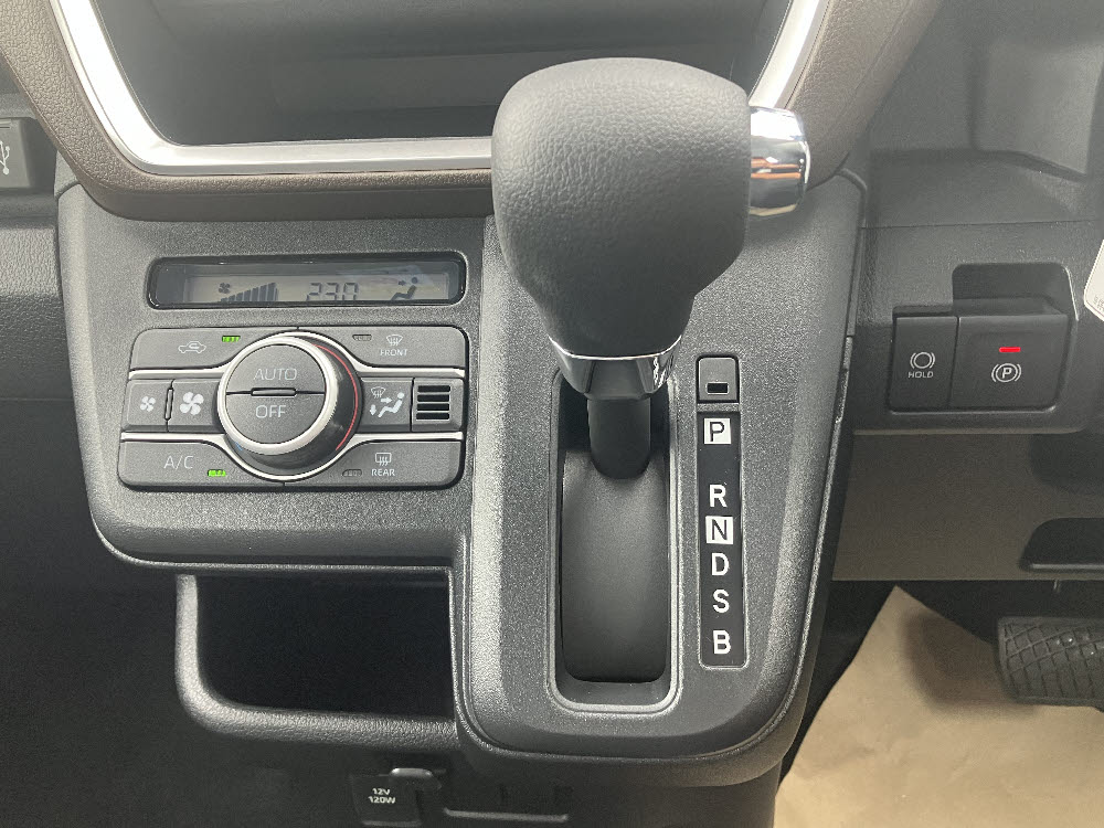 ダイハツ　ムーヴ　G　9インチDO13枚目