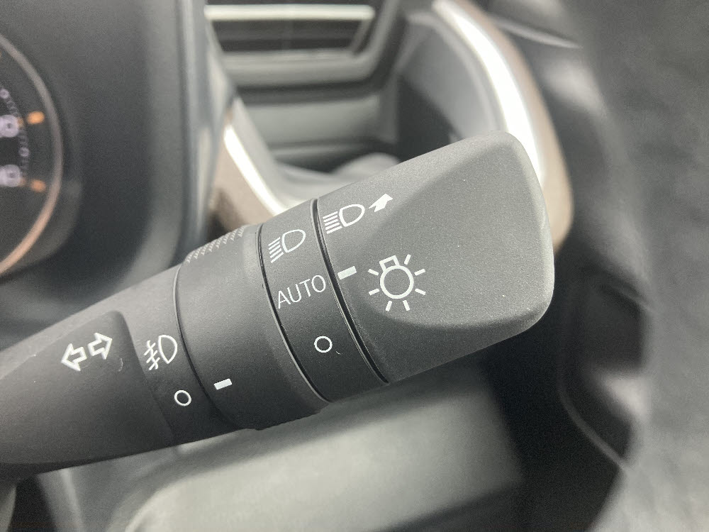 ダイハツ　ムーヴ　G　9インチDO16枚目