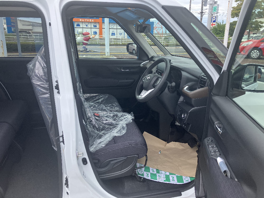 ダイハツ　ムーヴ　G　9インチDO7枚目