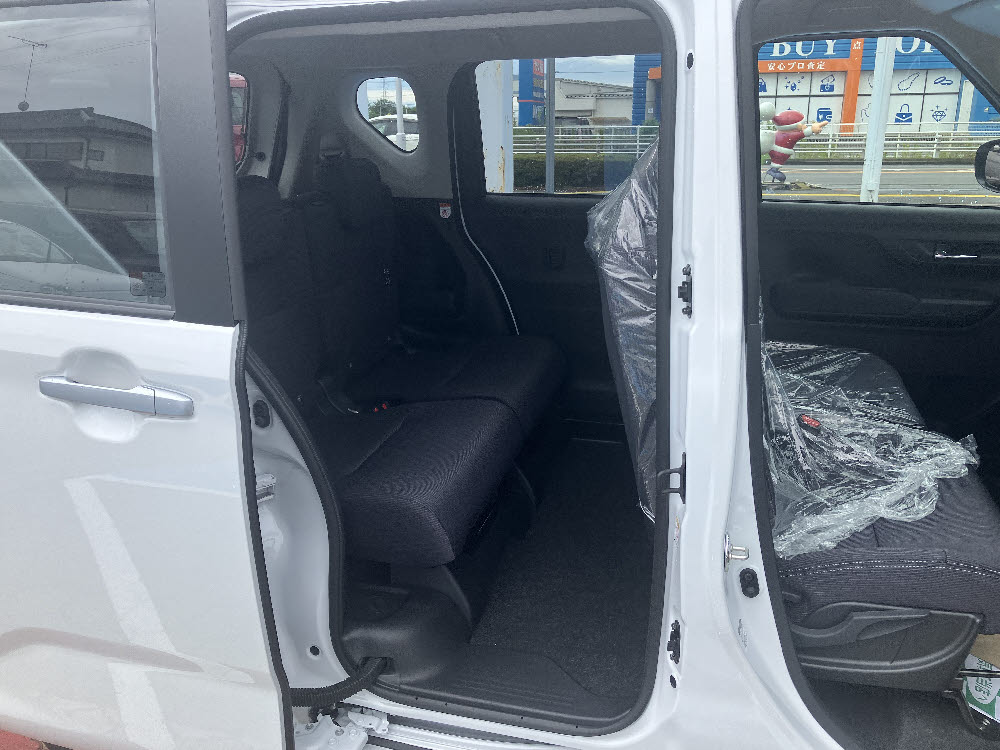 ダイハツ　ムーヴ　G　9インチDO8枚目