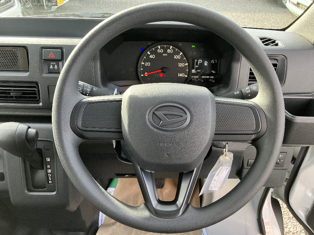 ダイハツ　ハイゼットカーゴ デラックス(ラジオ付）10枚目