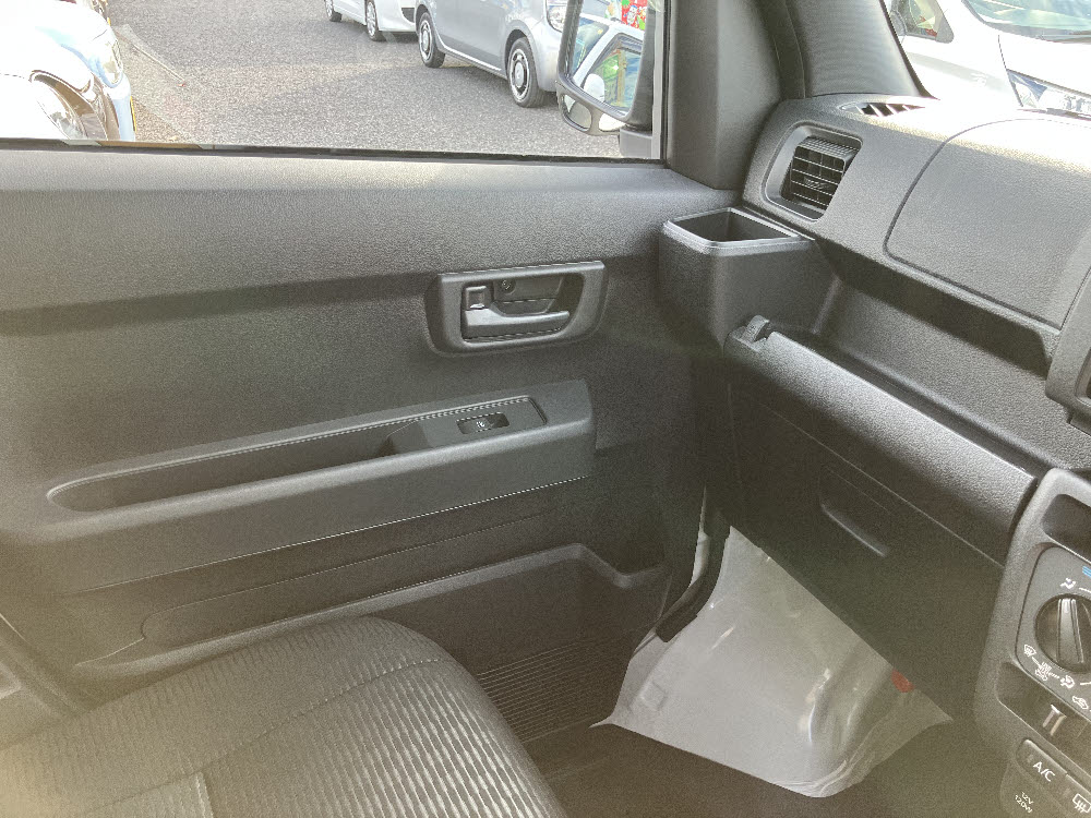 ダイハツ　ハイゼットカーゴ デラックス(ラジオ付）14枚目