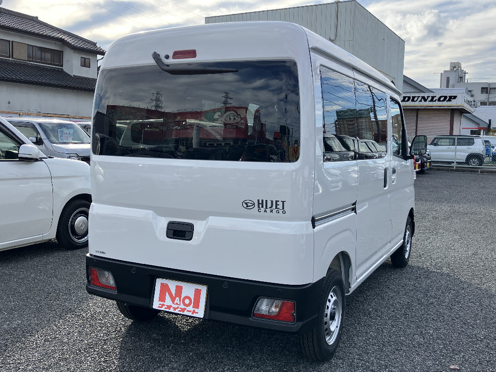 ダイハツ　ハイゼットカーゴ デラックス(ラジオ付）3枚目