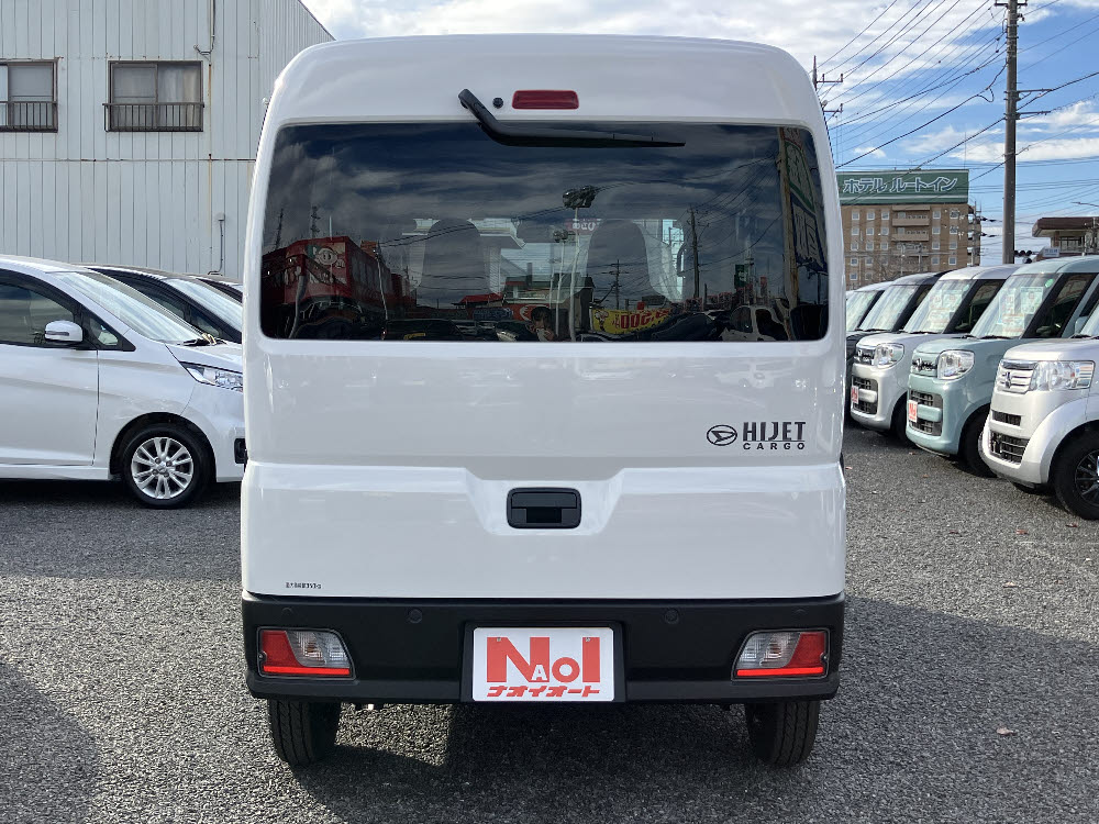 ダイハツ　ハイゼットカーゴ デラックス(ラジオ付）4枚目