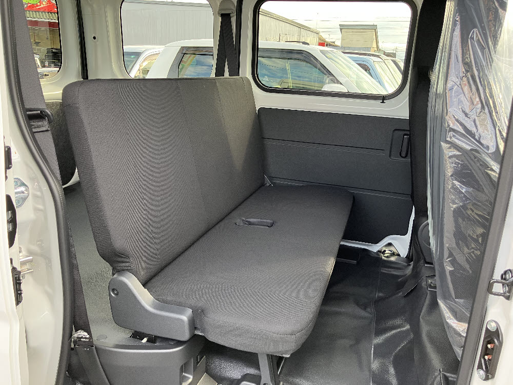 ダイハツ　ハイゼットカーゴ デラックス(ラジオ付）8枚目