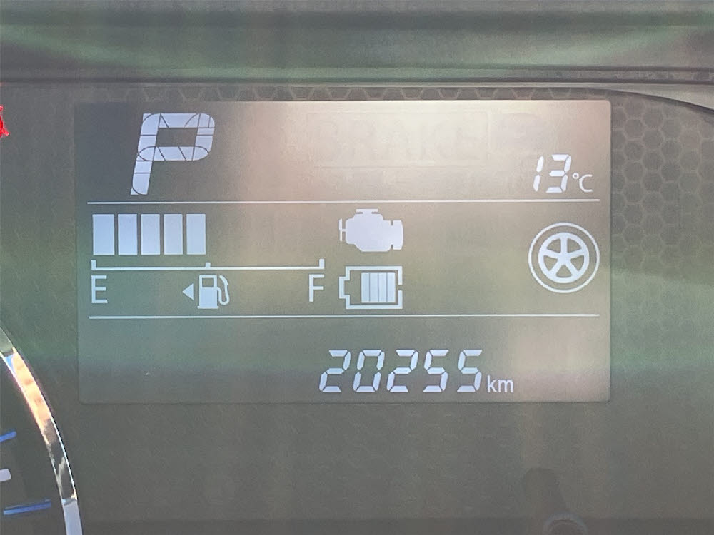 スズキ　ワゴンRスティングレー　HYBRID　T9枚目