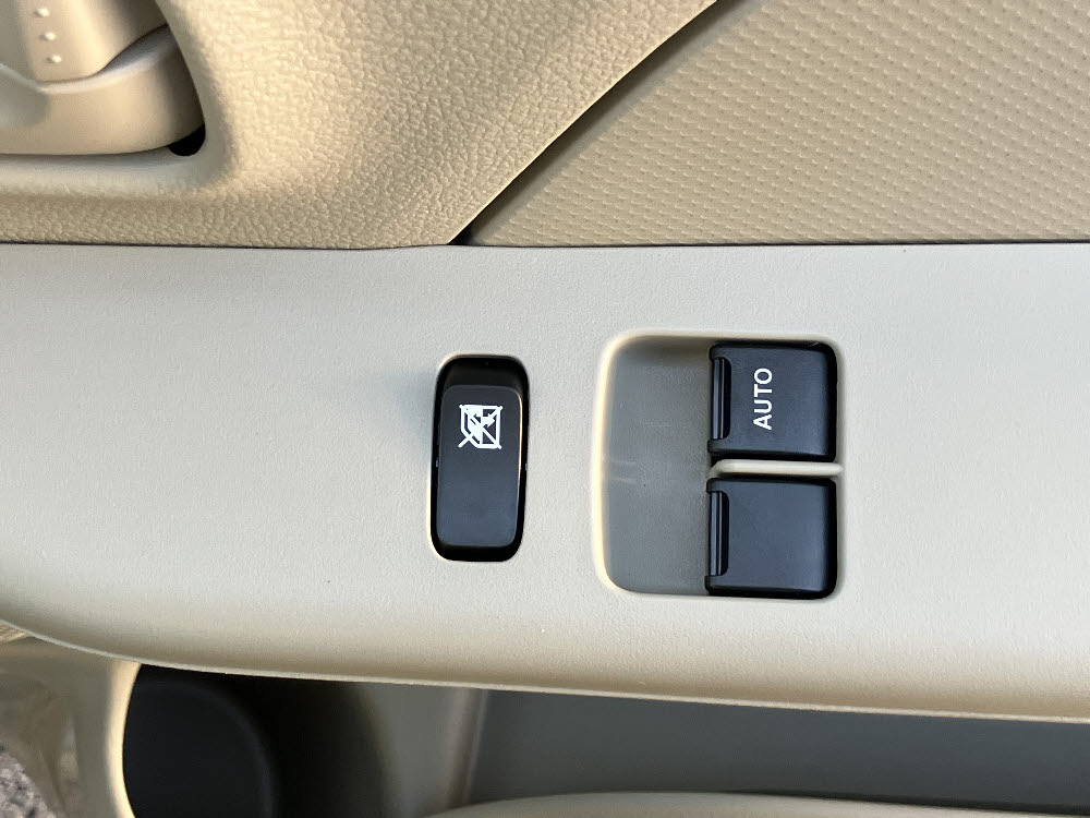 スズキ　エブリィバン PAリミテッド 2WD　ラジオ付16枚目