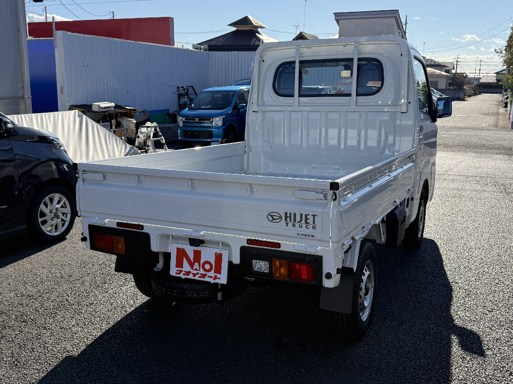 ダイハツ　ハイゼットトラック スタンダードCVT（ラジオ付3枚目