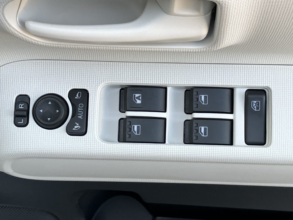 ダイハツ　ムーヴキャンバス ストライプスX（ODレス）17枚目