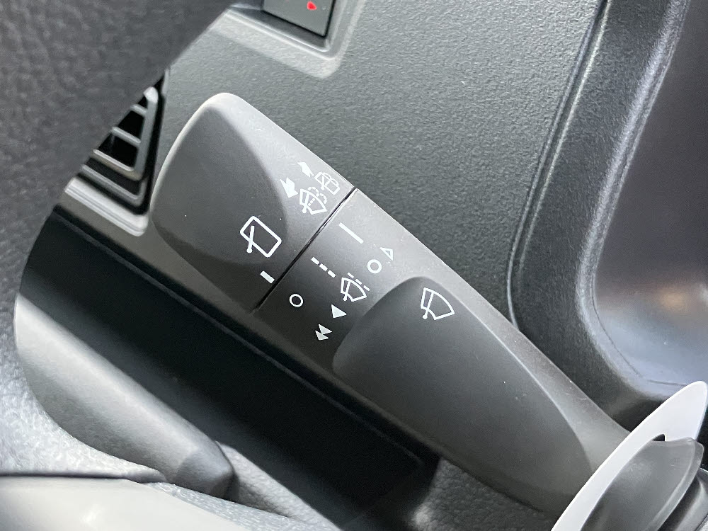 ダイハツ　ハイゼットカーゴ デラックスCVT（ラジオ付）14枚目