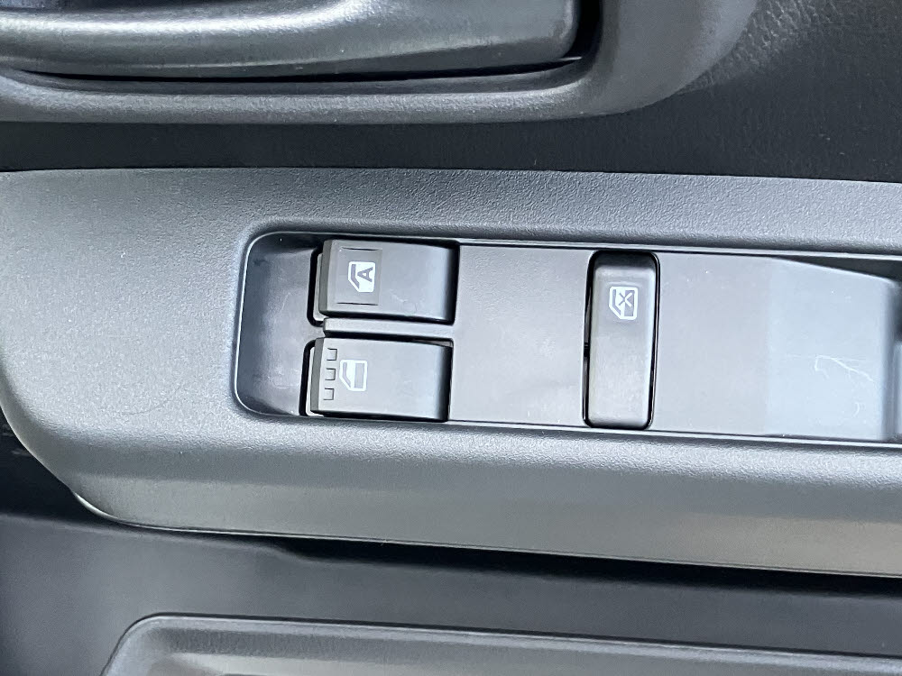 ダイハツ　ハイゼットカーゴ デラックスCVT（ラジオ付）16枚目