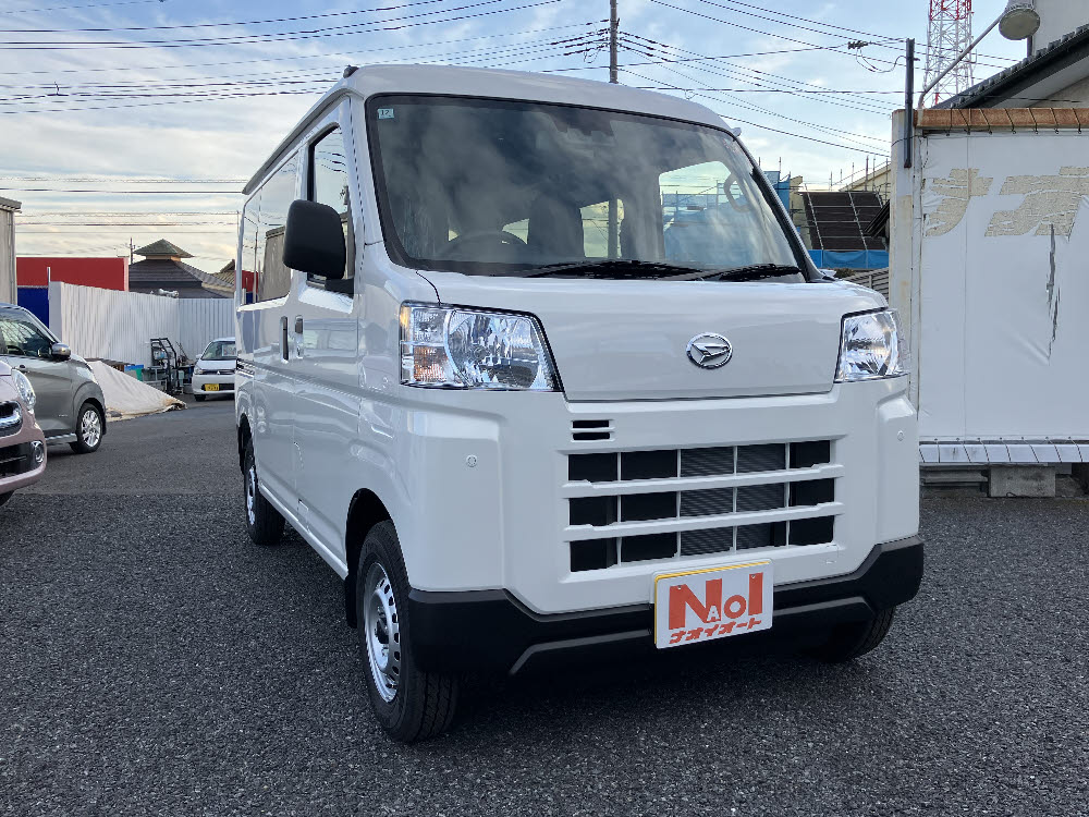 ダイハツ　ハイゼットカーゴ デラックスCVT（ラジオ付）2枚目