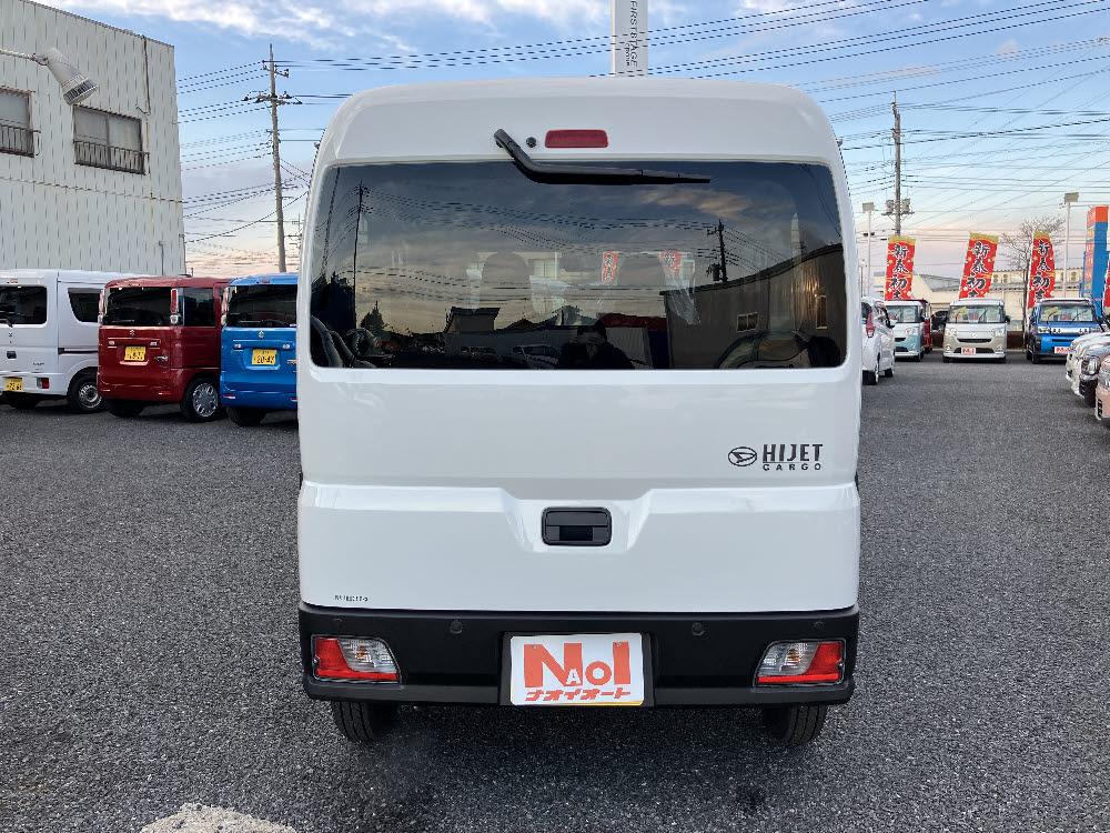 ダイハツ　ハイゼットカーゴ デラックスCVT（ラジオ付）4枚目