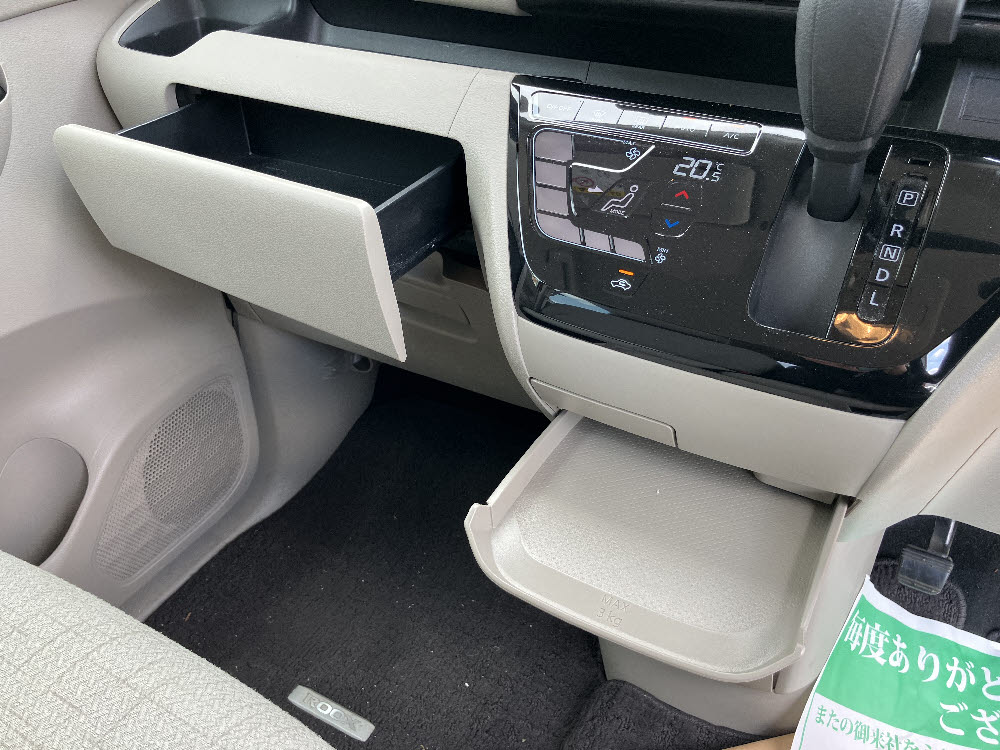 ニッサン　ルークス　X（9インチナビ）19枚目