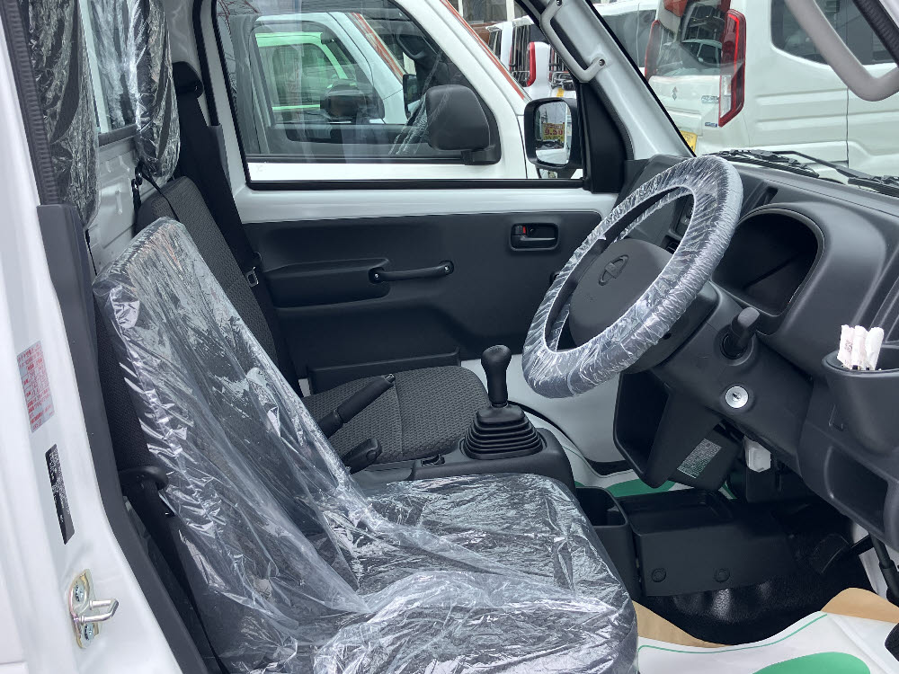 ニッサン　ＮＴ１００クリッパー　ＧＸ　4ＷＤ　5MT6枚目