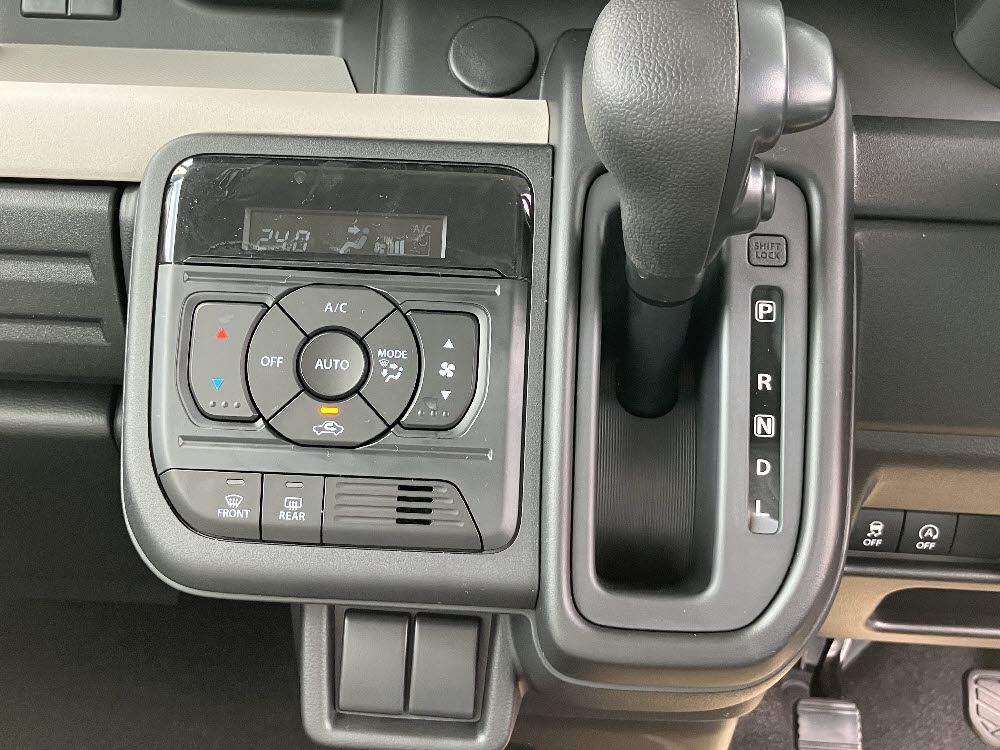 スズキ　スペーシア HYBRID G15枚目