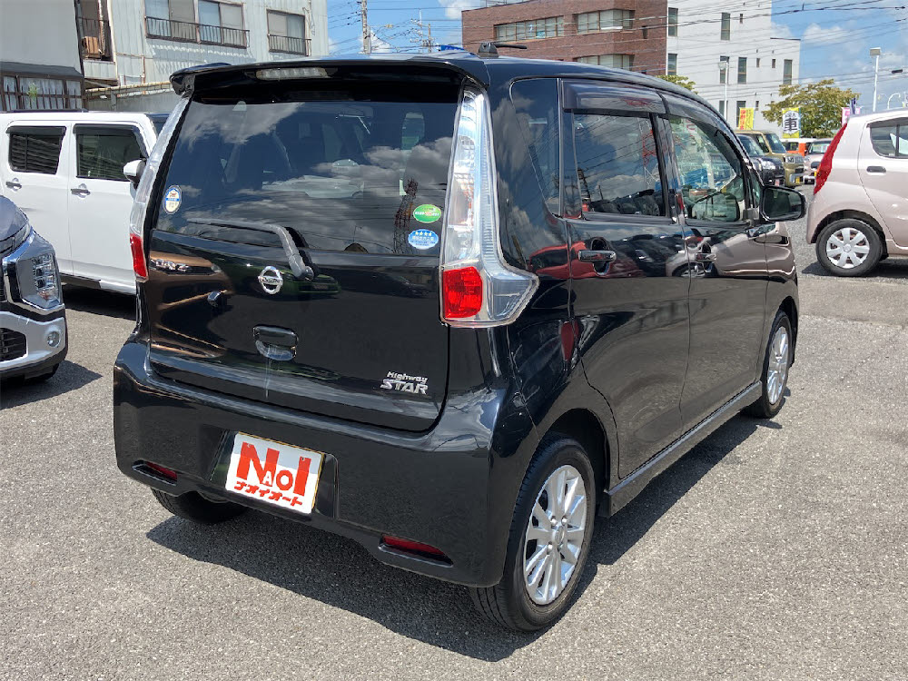 ニッサン デイズ ハイウェイスターJ3枚目