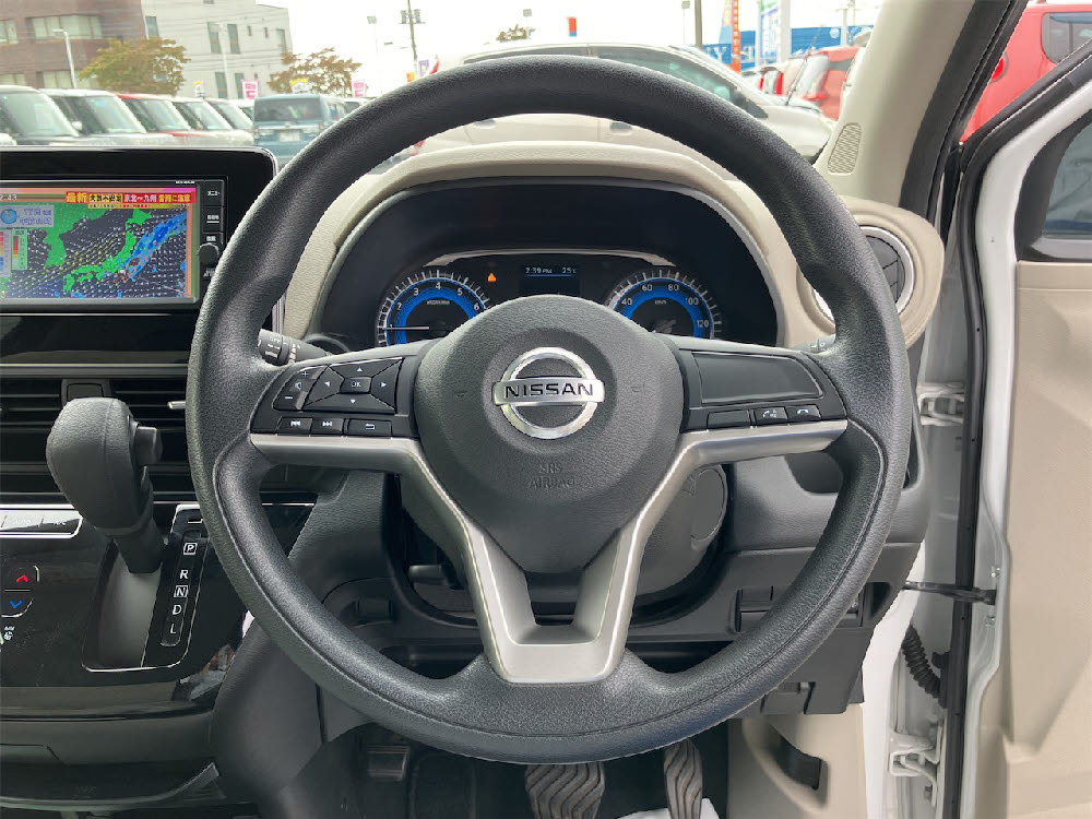 ニッサン　デイズ　X　512商談11枚目