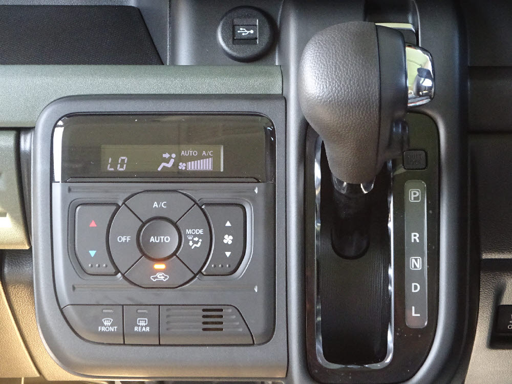 スズキ　スペーシアギア  XZ 全方位ナビ付12枚目