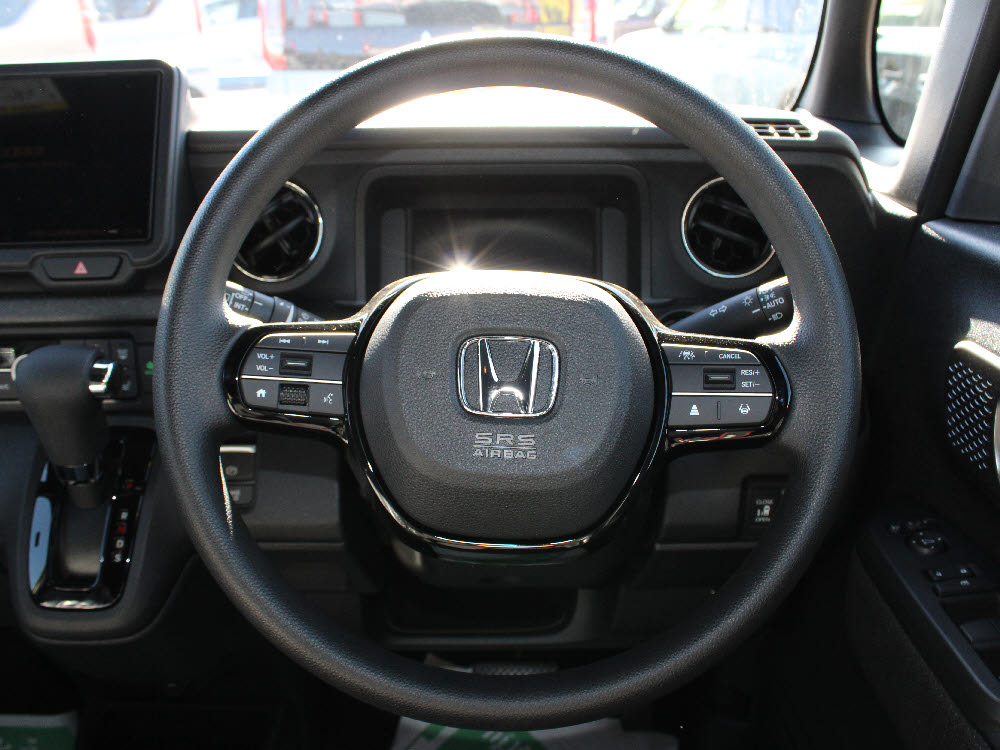 ホンダ　N BOXカスタム　8インチディスプレイオーディオ18枚目