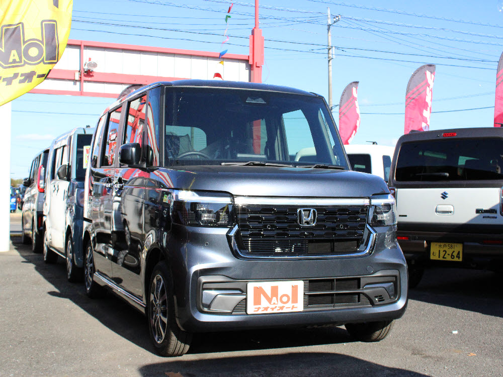 ホンダ　N BOXカスタム　8インチディスプレイオーディオ2枚目