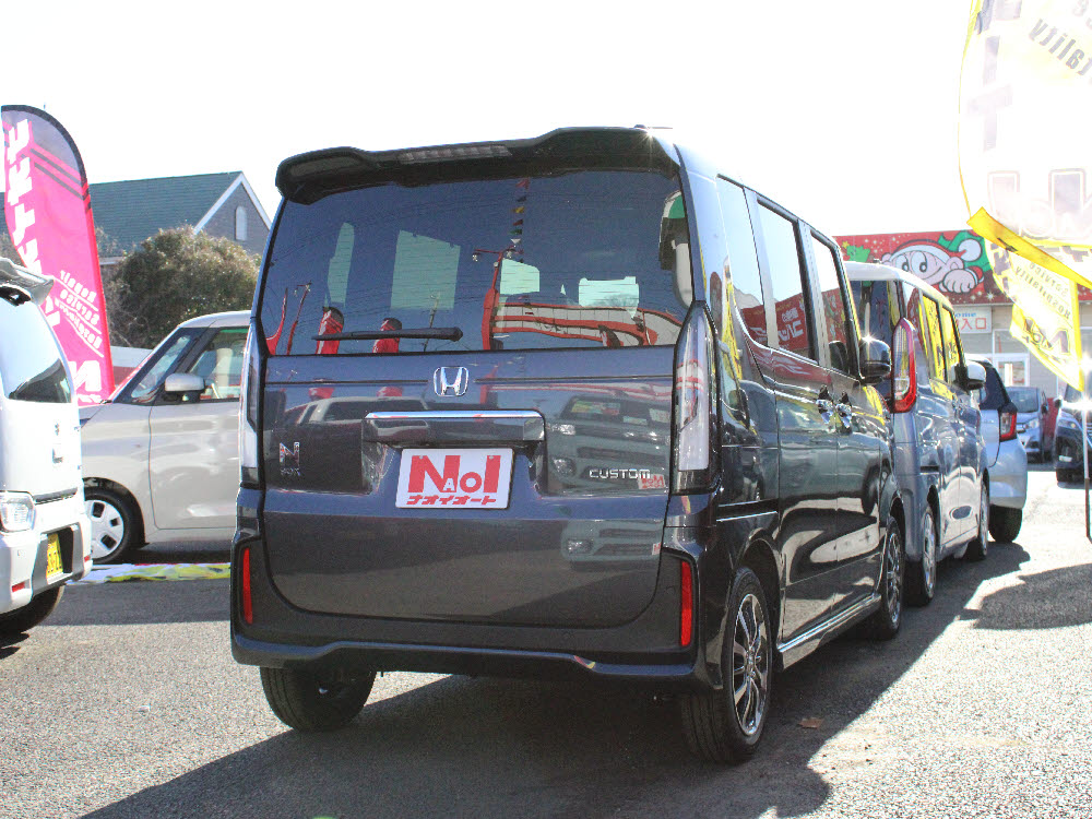 ホンダ　N BOXカスタム　8インチディスプレイオーディオ3枚目