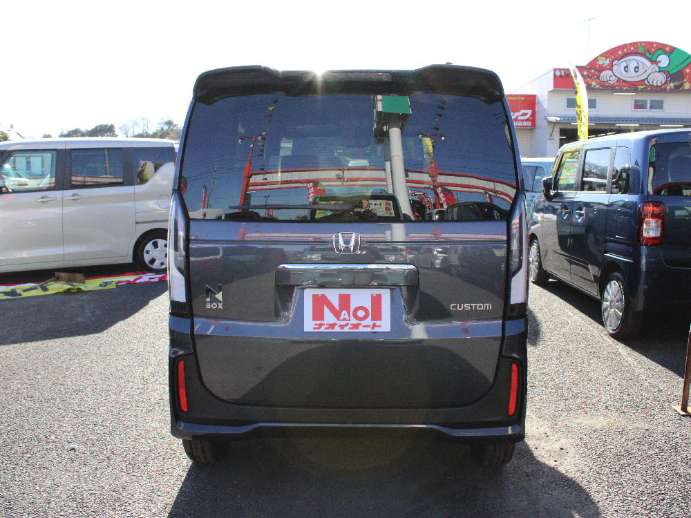 ホンダ　N BOXカスタム　8インチディスプレイオーディオ4枚目