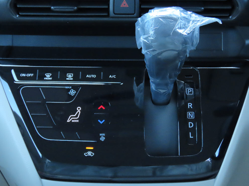 ニッサン　ルークス　X　13枚目