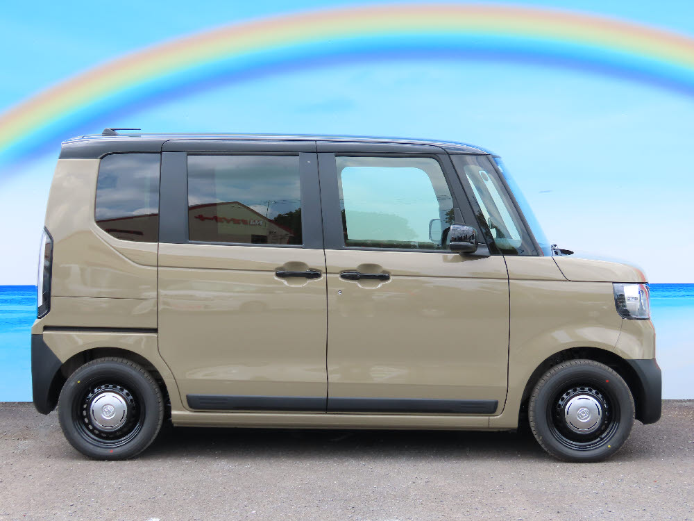 ホンダ　N BOX JOY 8インチディスプレイオーディオ　3枚目