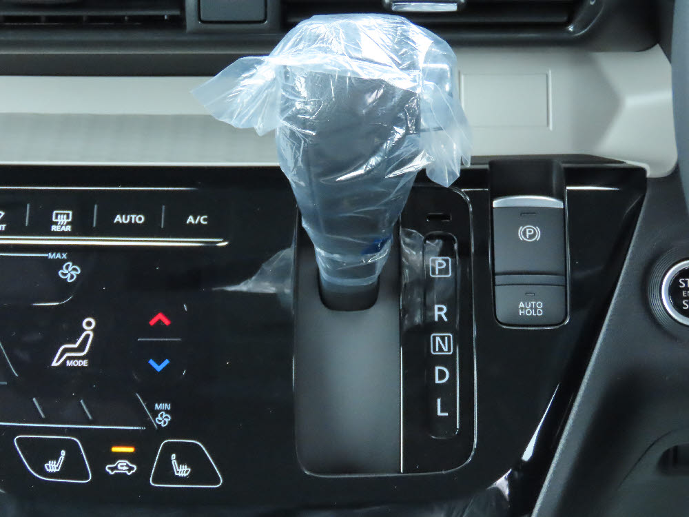 ミツビシ　デリカミニ　Gプレミアム14枚目