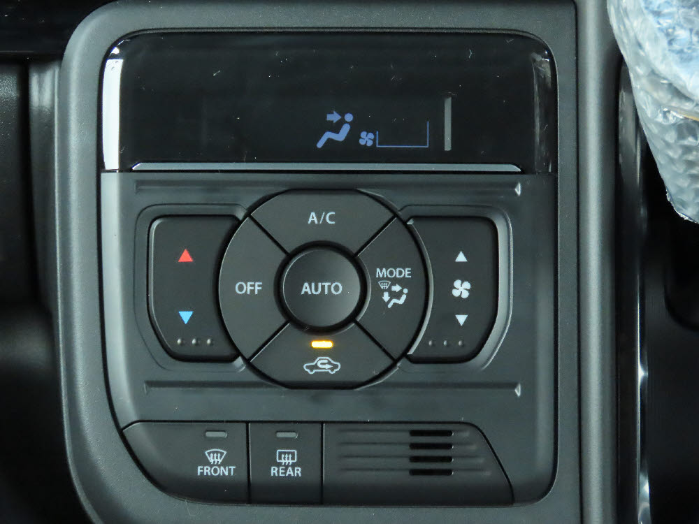 スズキ　スペーシアカスタム　HV　XS　ナビ付12枚目