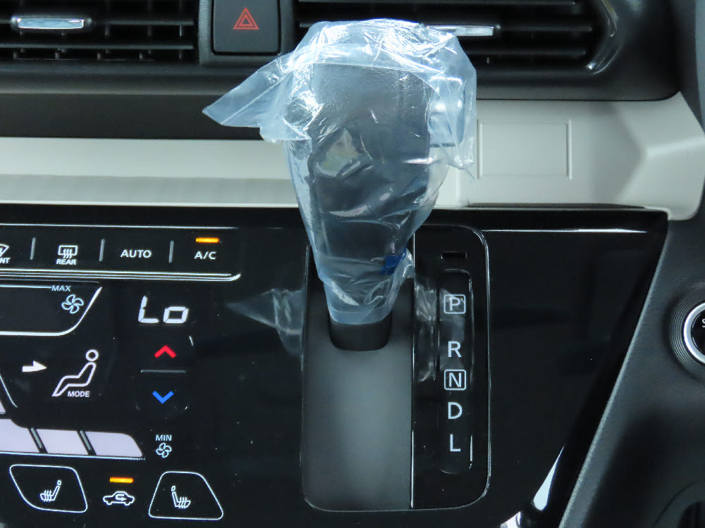 ミツビシ　デリカミニ　G14枚目