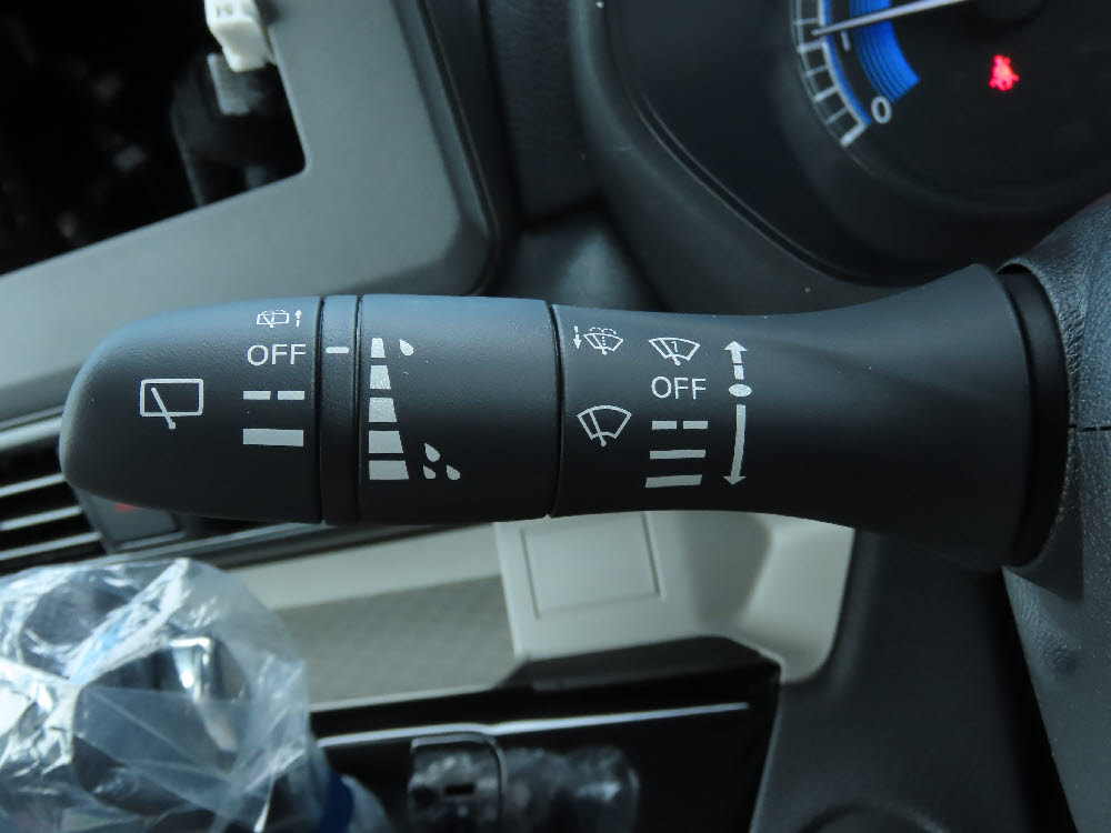 ミツビシ　デリカミニ　G17枚目