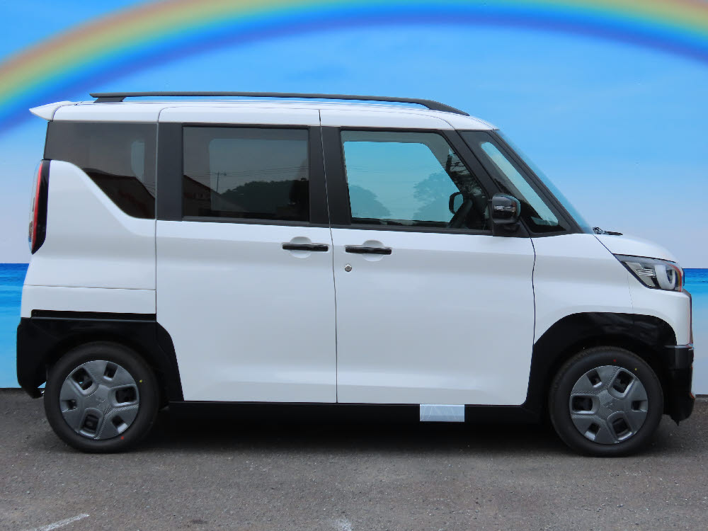 ミツビシ　デリカミニ　G3枚目