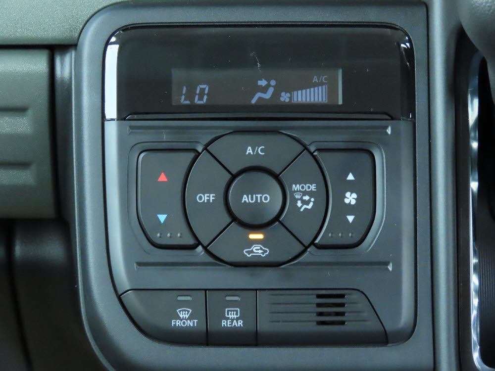 スズキ　スペーシアギア　HYBRID XZ全方位ナビ付12枚目