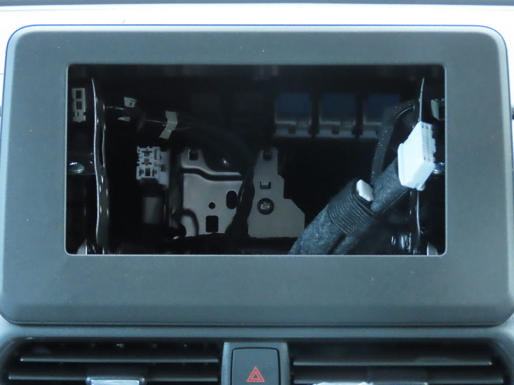 ミツビシ　デリカミニ　Ｇ　12枚目