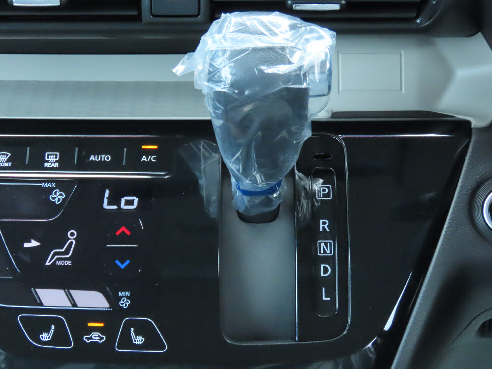 ミツビシ　デリカミニ　Ｇ　14枚目