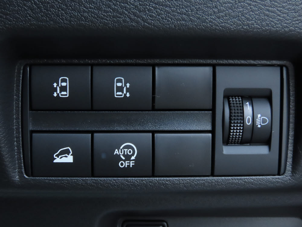 ミツビシ　デリカミニ　Ｇ　プレミアム19枚目