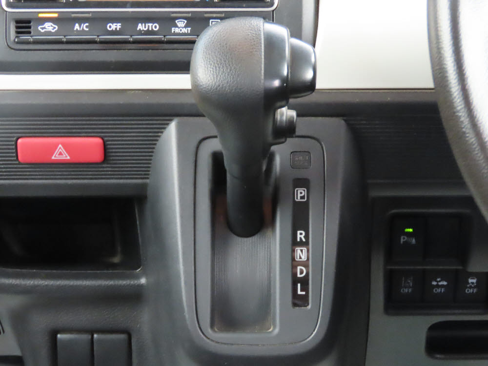 マツダ　フレアワゴン ハイブリッドXG14枚目